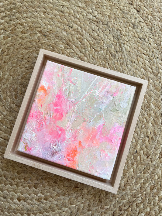 GLITTER GLOW