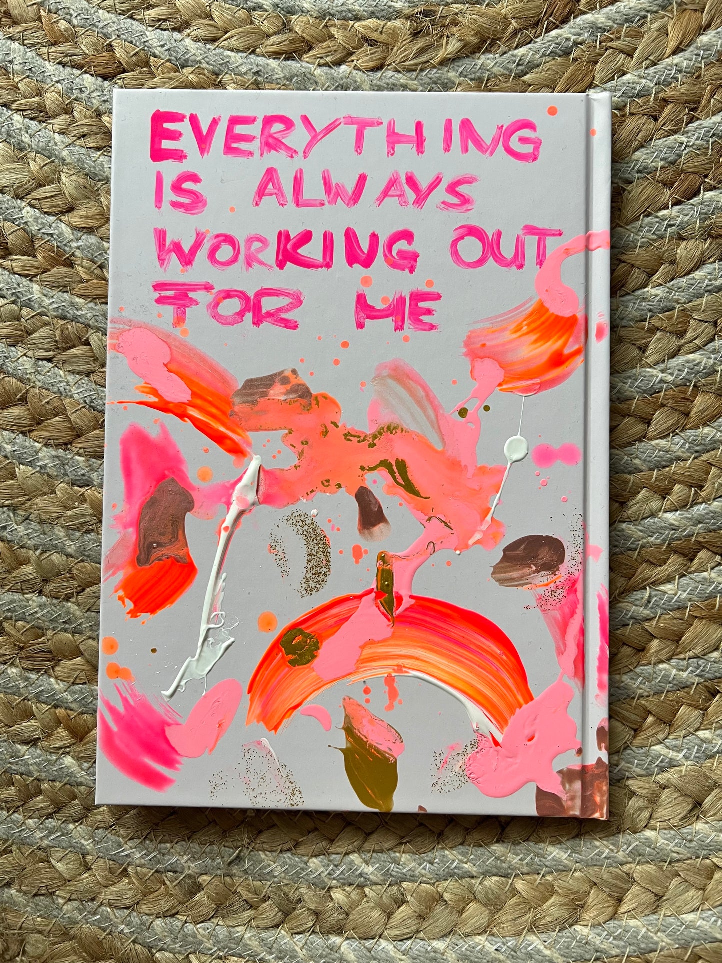 Handbemaltes Dankbarkeitsjournal mit Kunstwerk auf dem Cover