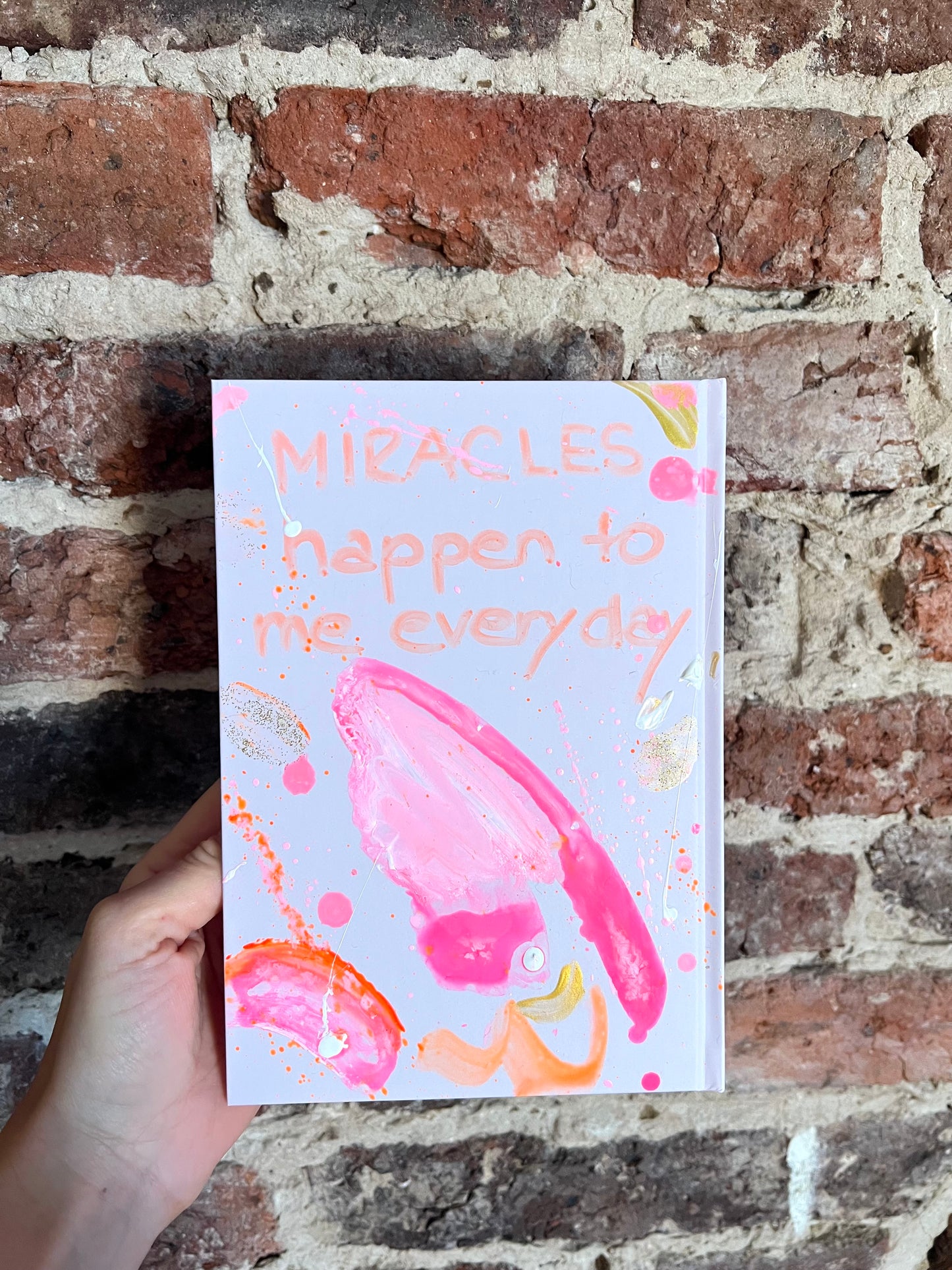 Handbemaltes Dankbarkeitsjournal mit Kunstwerk auf dem Cover